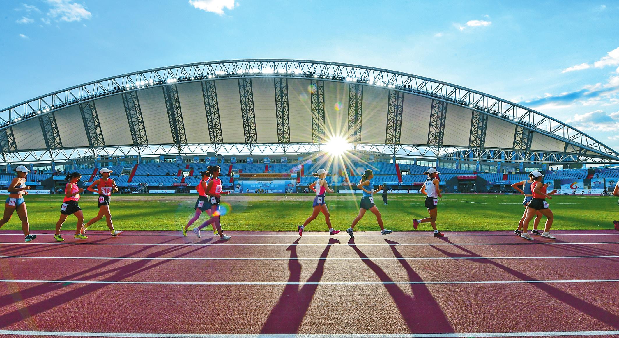 用泡沫塑料在体育场地中创新，秦风的回收解决方案